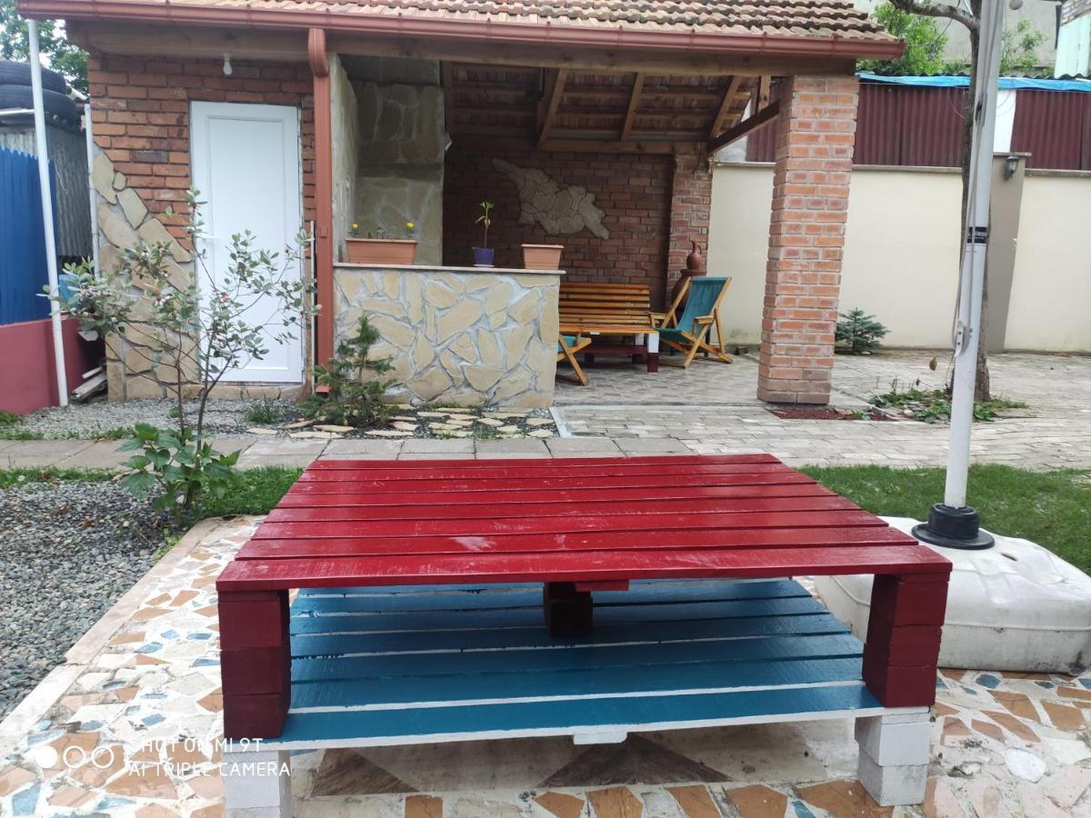 Guesthouse Mery Kobuleti Esterno foto