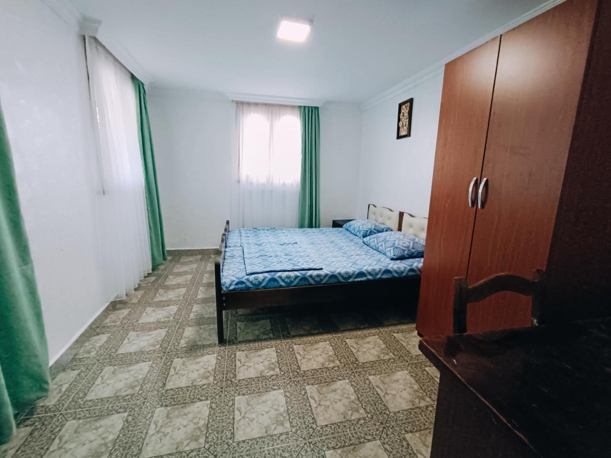 Guesthouse Mery Kobuleti Esterno foto
