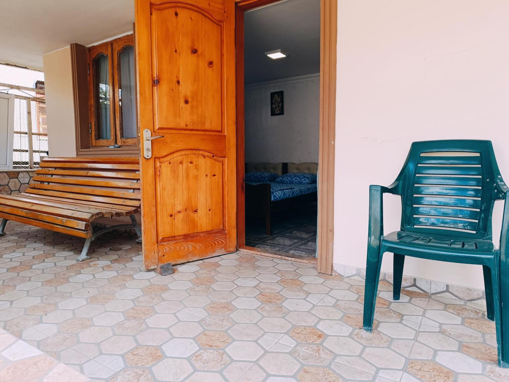 Guesthouse Mery Kobuleti Esterno foto
