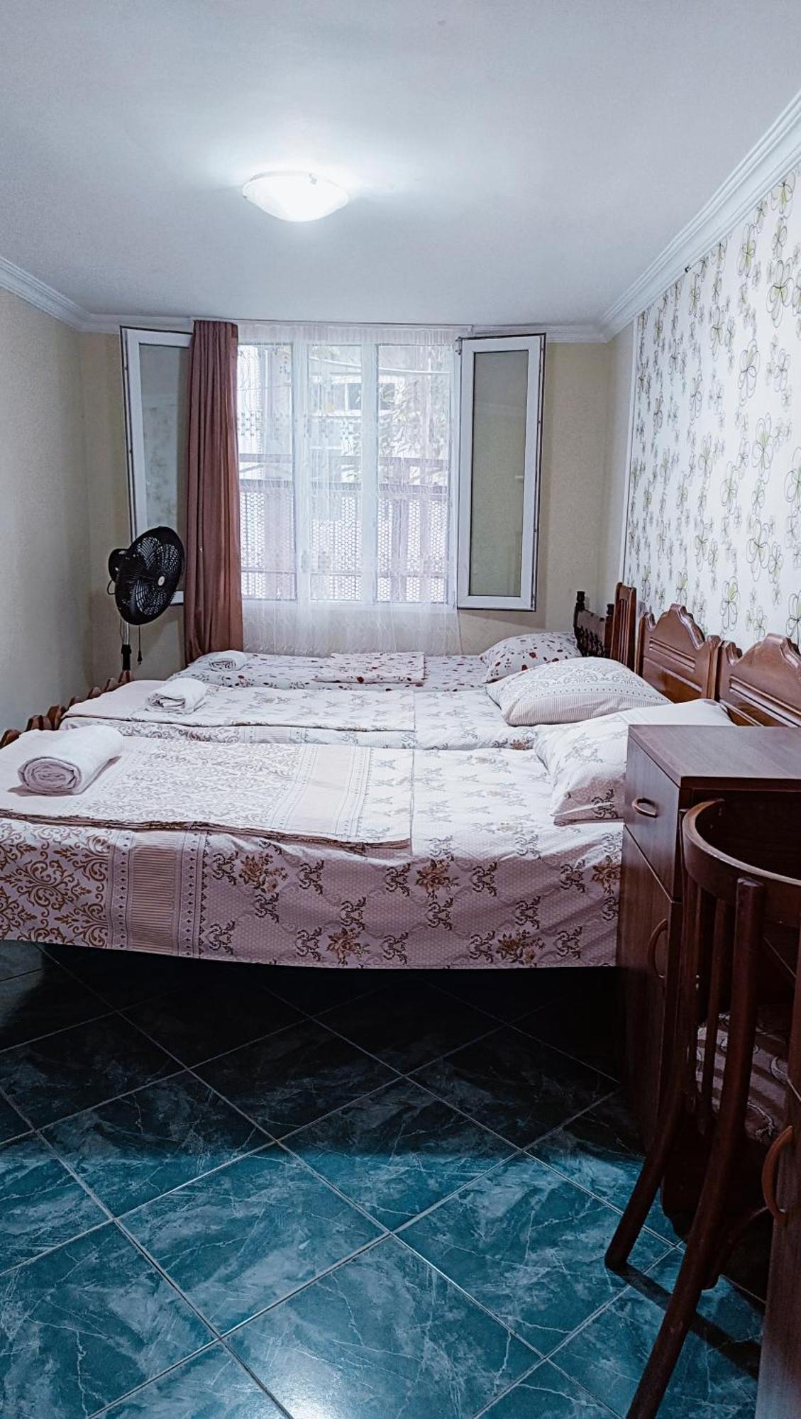 Guesthouse Mery Kobuleti Esterno foto