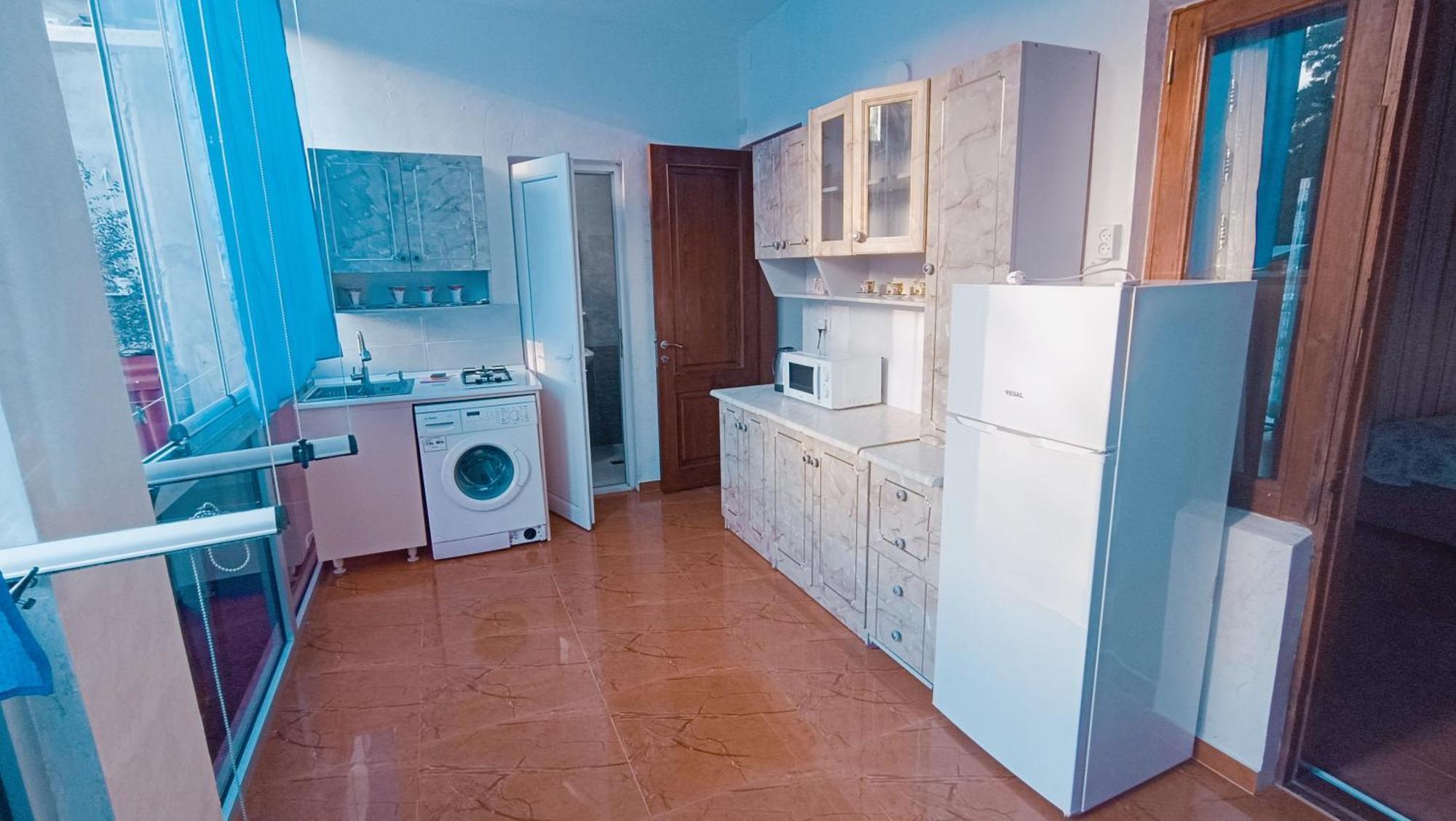 Guesthouse Mery Kobuleti Esterno foto